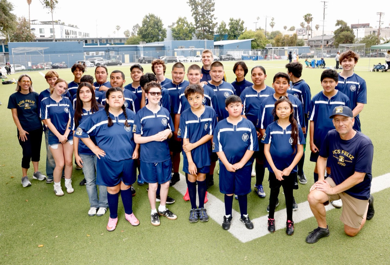 Los Feliz AYSO EPIC team with volunteer coaches